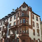 Colodging - Private & Kitchen