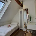 Colodging - Private & Kitchen *