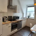 Colodging - Private & Kitchen Homestay *