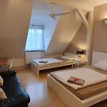 Colodging - Private & Kitchen Homestay