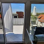 Colodging - Private & Kitchen Homestay *