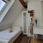 Colodging - Private & Kitchen *