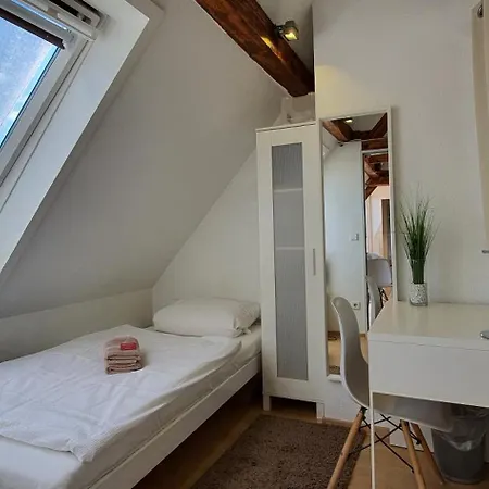 Colodging - Private & Kitchen *