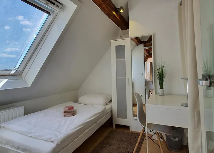 Colodging - Private & Kitchen *